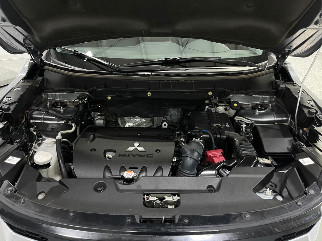 2022 Mitsubishi Outlander Image 25