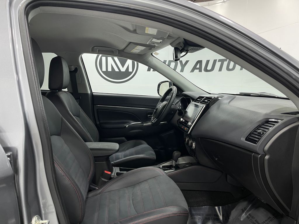 2022 Mitsubishi Outlander Image 30