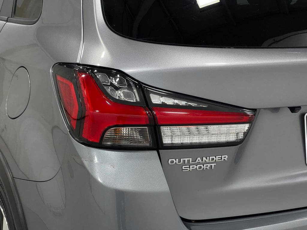 2022 Mitsubishi Outlander Image 32
