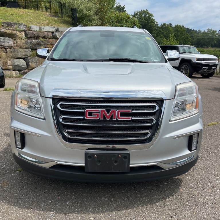 2017 GMC Terrain Image 2