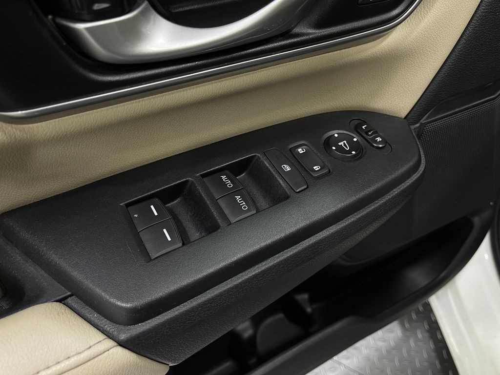 2017 Honda CR-V Image 15