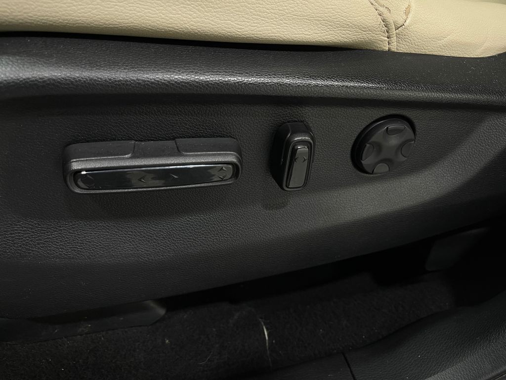 2017 Honda CR-V Image 16