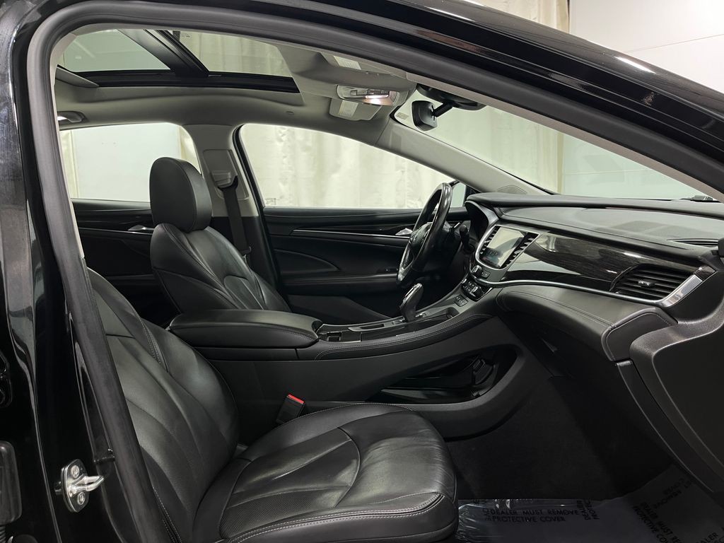 2017 Buick LaCrosse Image 32