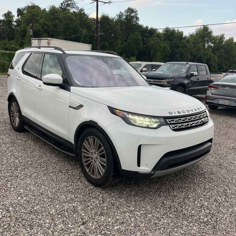 2017 Land Rover Discovery Image 1