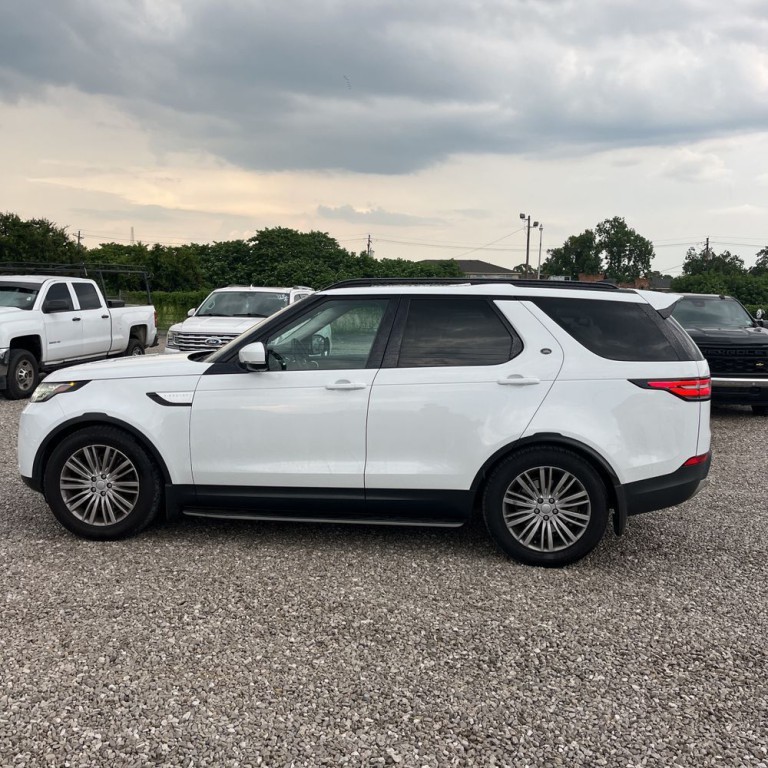 2017 Land Rover Discovery Image 5