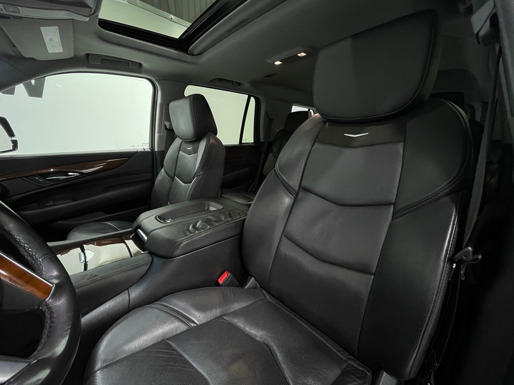 2018 Cadillac Escalade Image 16