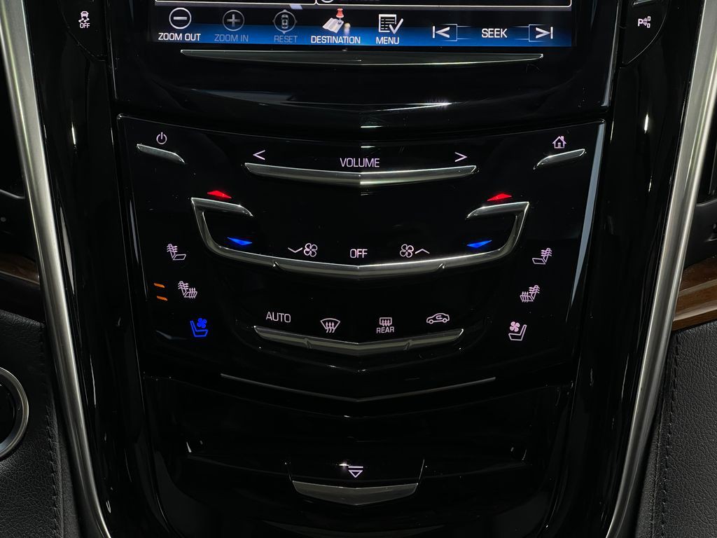 2018 Cadillac Escalade Image 27