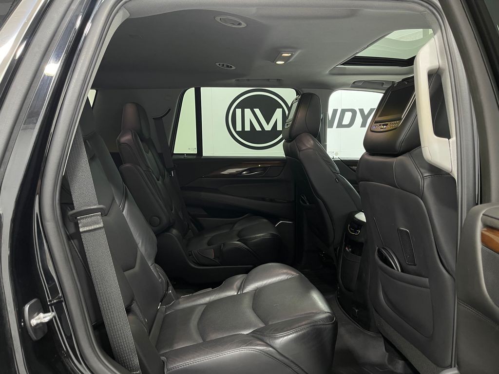 2018 Cadillac Escalade Image 35