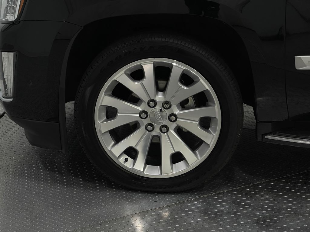 2018 Cadillac Escalade Image 39