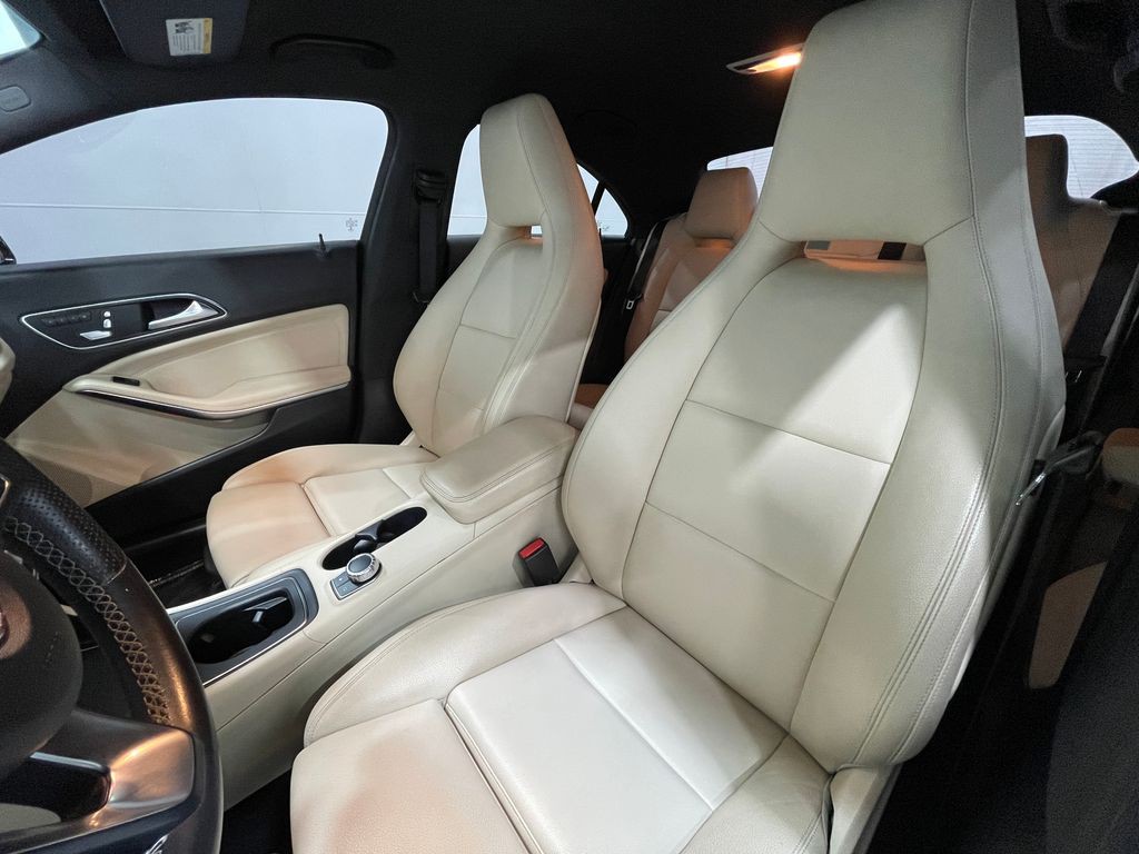 2019 Mercedes-Benz CLA-Class Image 12