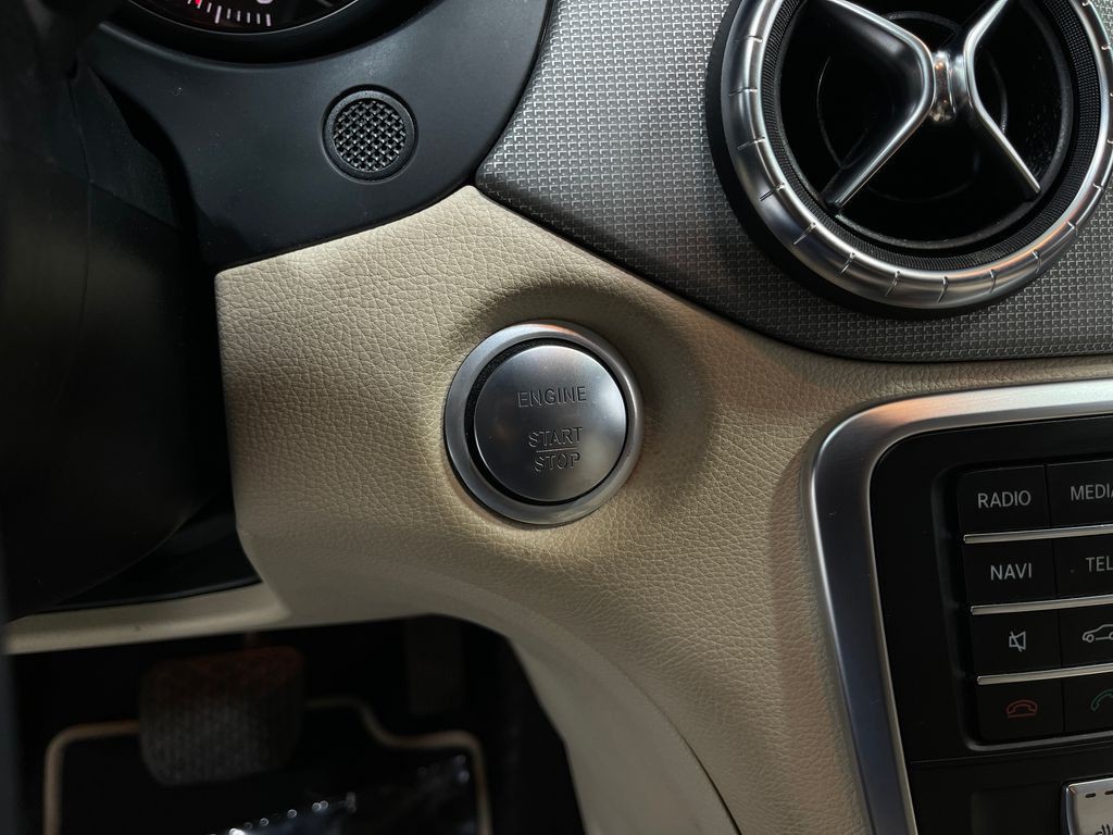 2019 Mercedes-Benz CLA-Class Image 19