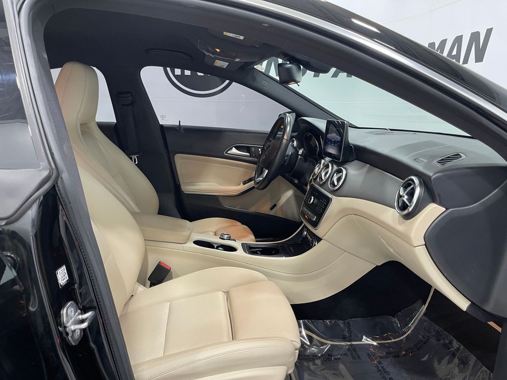 2019 Mercedes-Benz CLA-Class Image 30