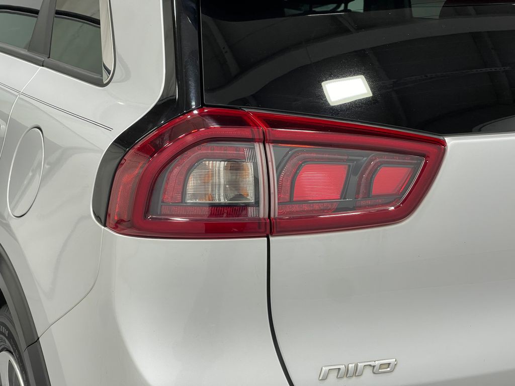 2018 Kia Niro Image 32