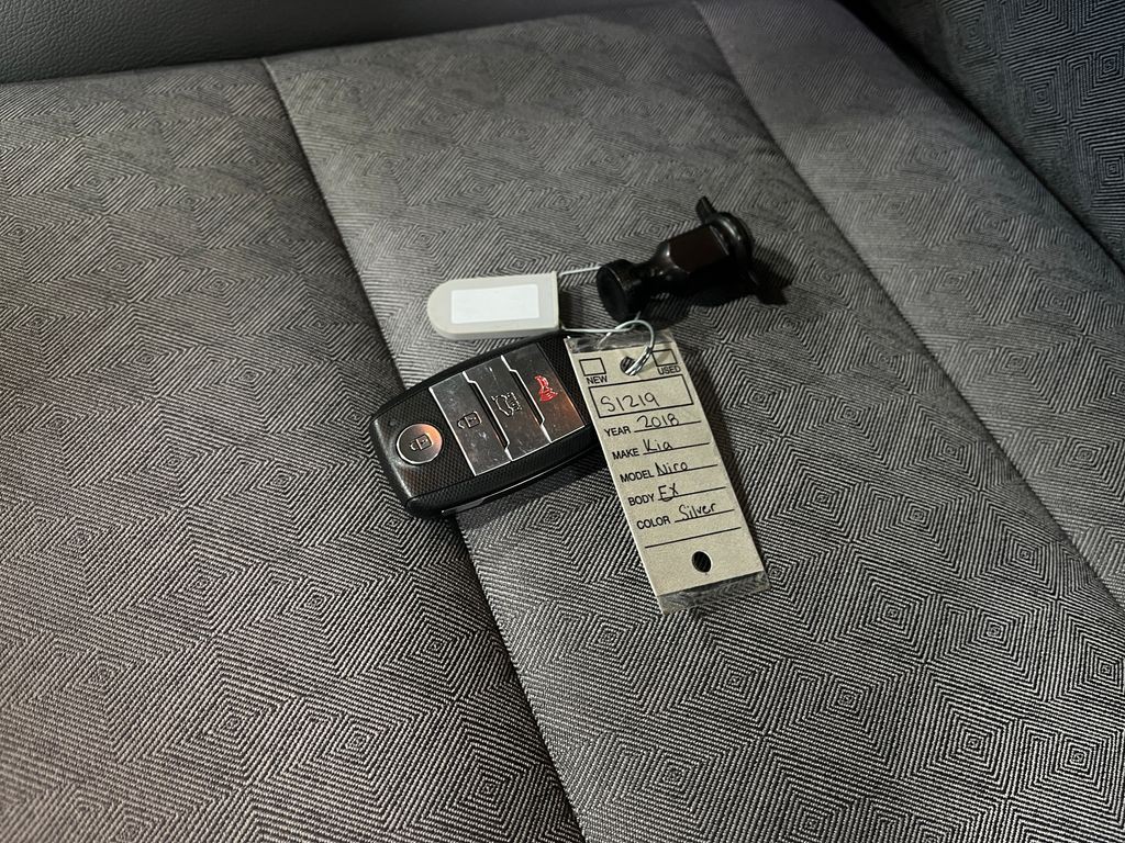 2018 Kia Niro Image 35