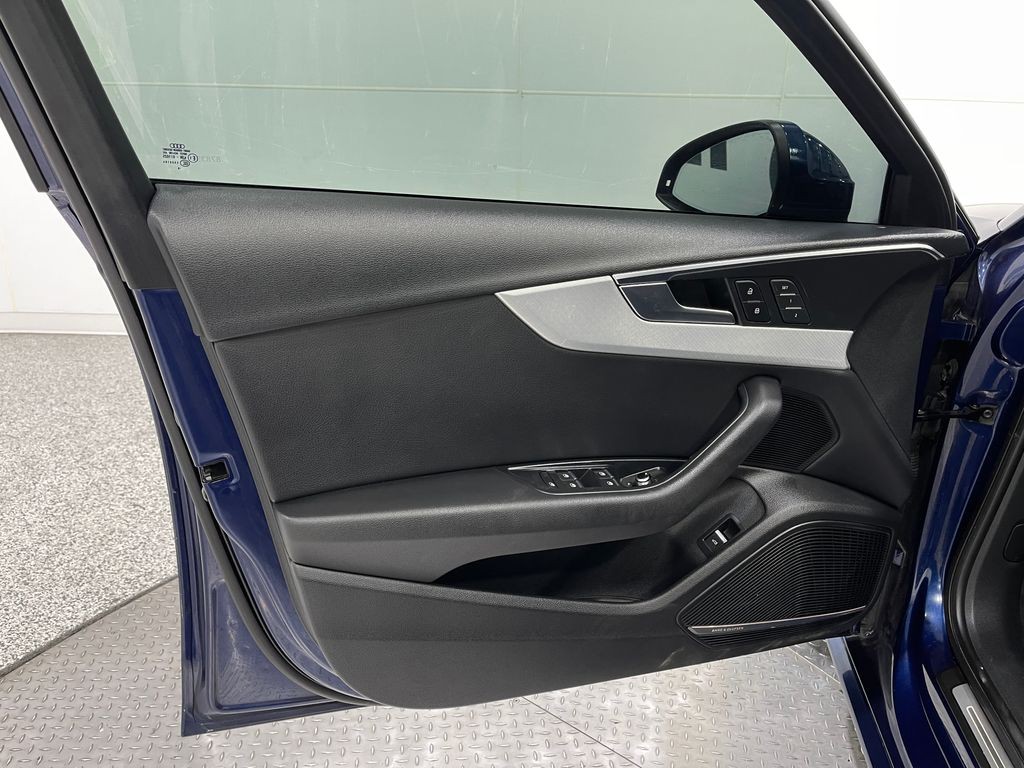 2018 Audi A4 Image 16