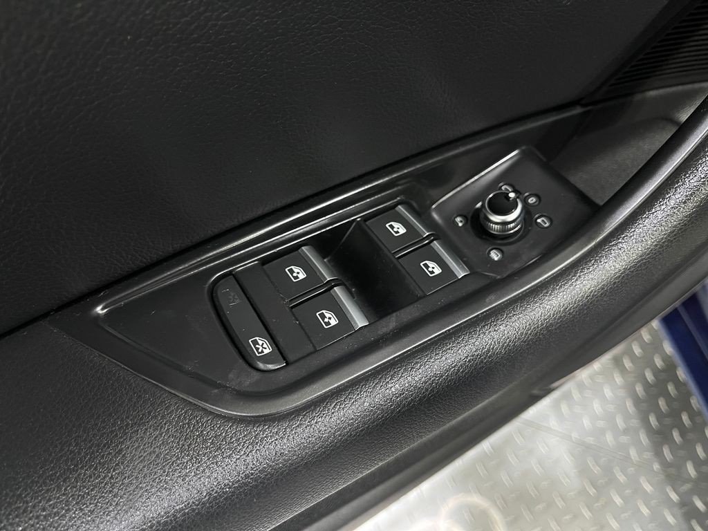 2018 Audi A4 Image 17