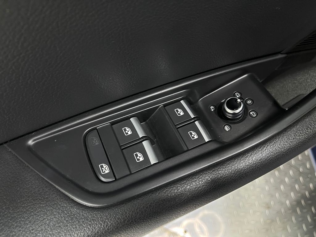 2018 Audi A4 Image 17