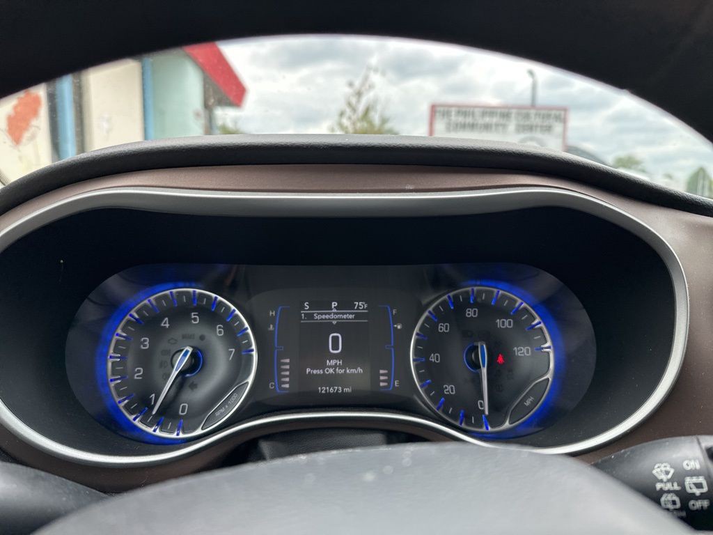 2020 Chrysler Voyager Image 7