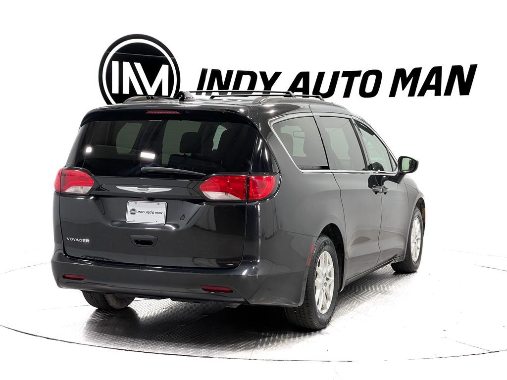 2020 Chrysler Voyager Image 4