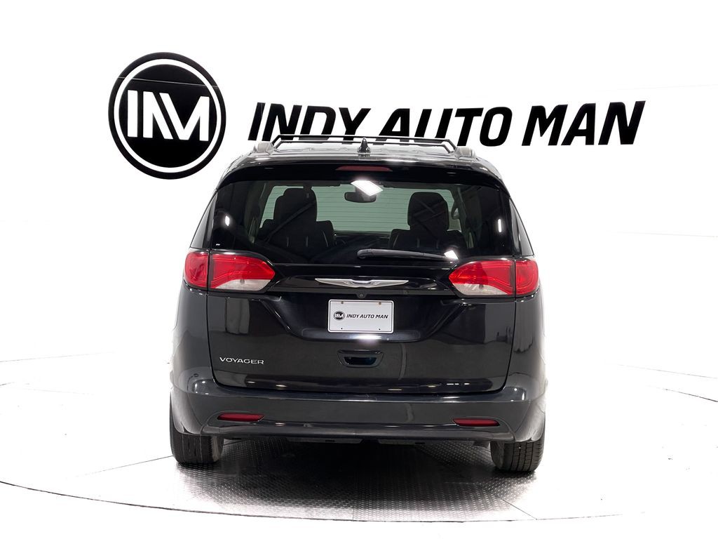 2020 Chrysler Voyager Image 5