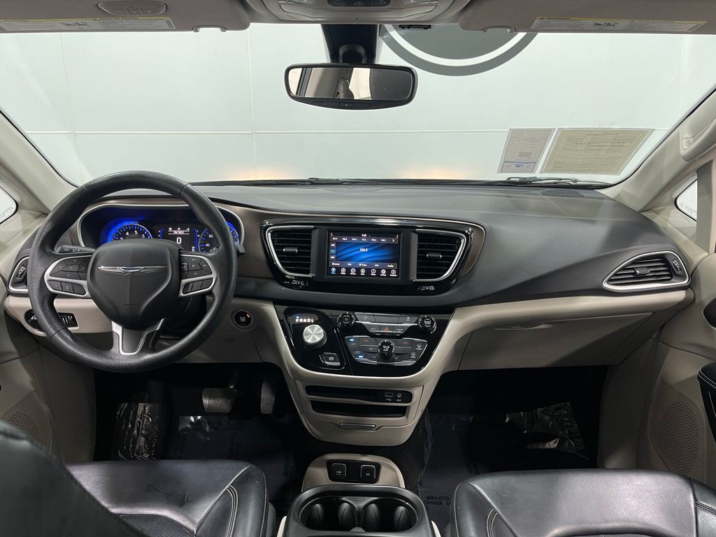 2020 Chrysler Voyager Image 17
