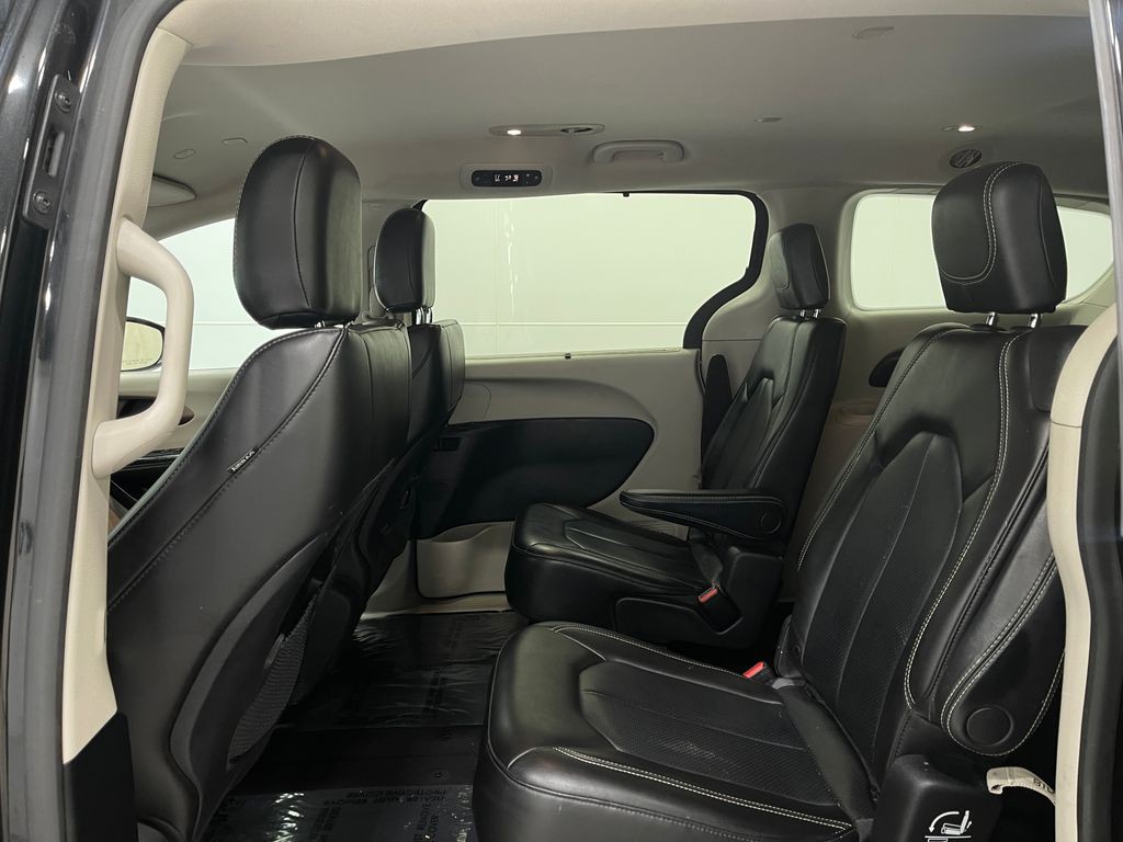 2020 Chrysler Voyager Image 28