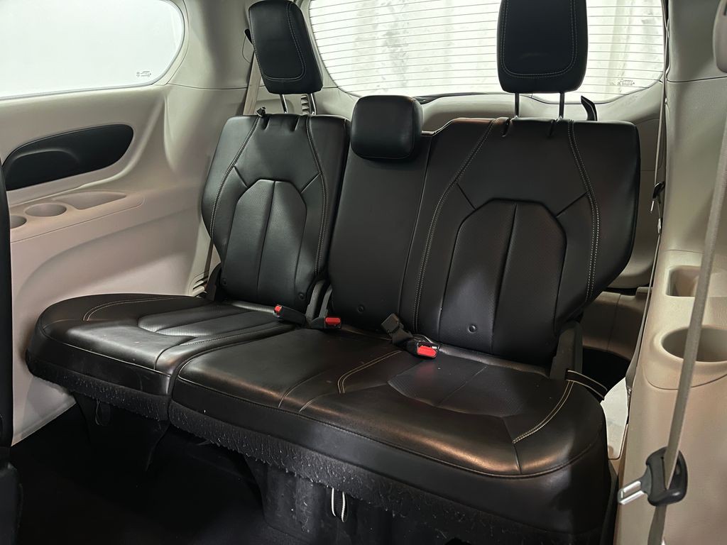 2020 Chrysler Voyager Image 29