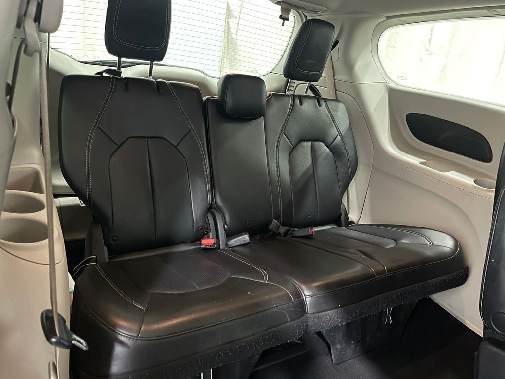 2020 Chrysler Voyager Image 30