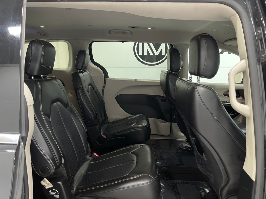 2020 Chrysler Voyager Image 31