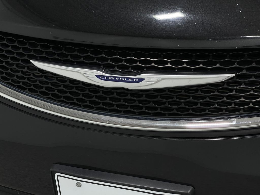 2020 Chrysler Voyager Image 38