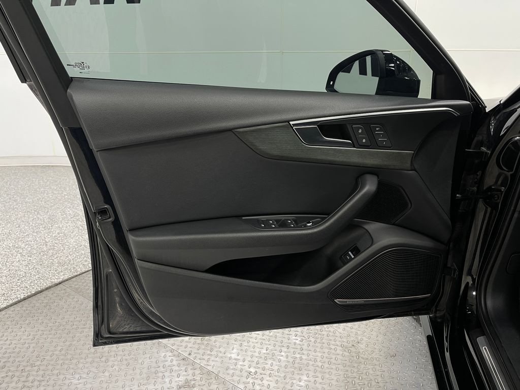 2018 Audi A4 Image 16