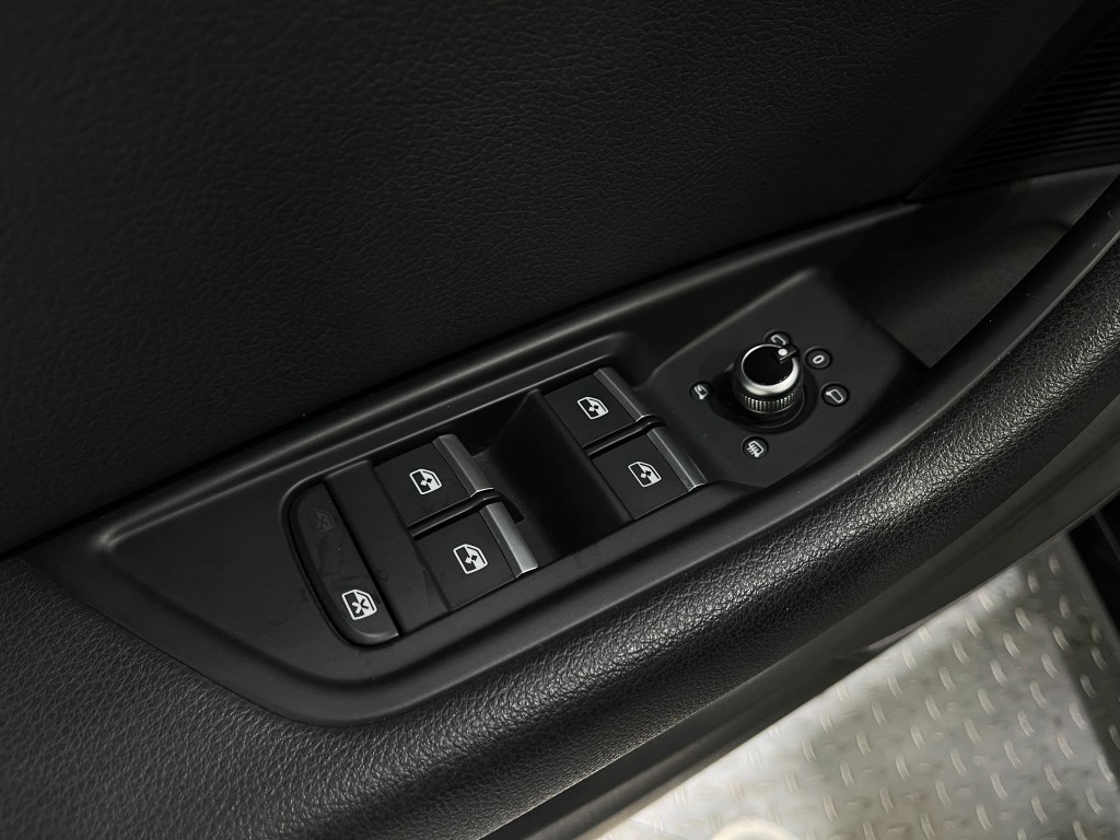 2018 Audi A4 Image 17