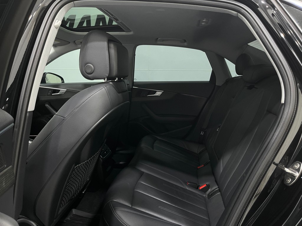 2018 Audi A4 Image 32