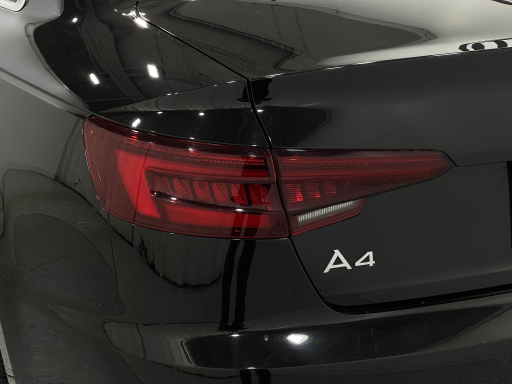 2018 Audi A4 Image 36