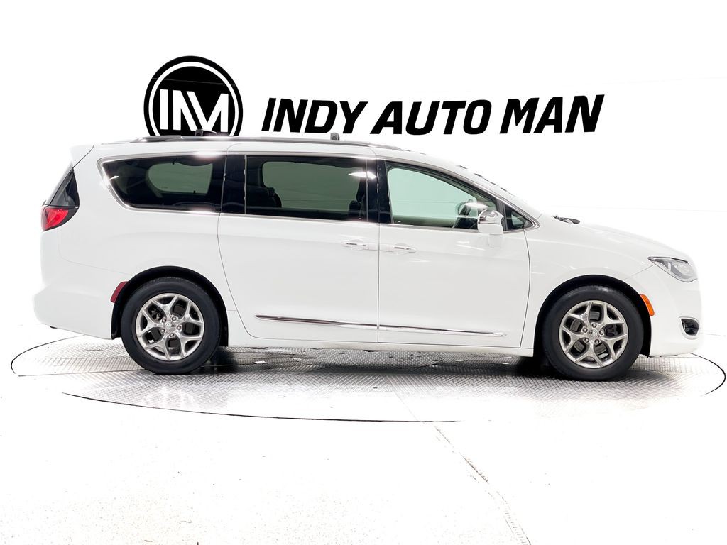 2018 Chrysler Pacifica Image 3