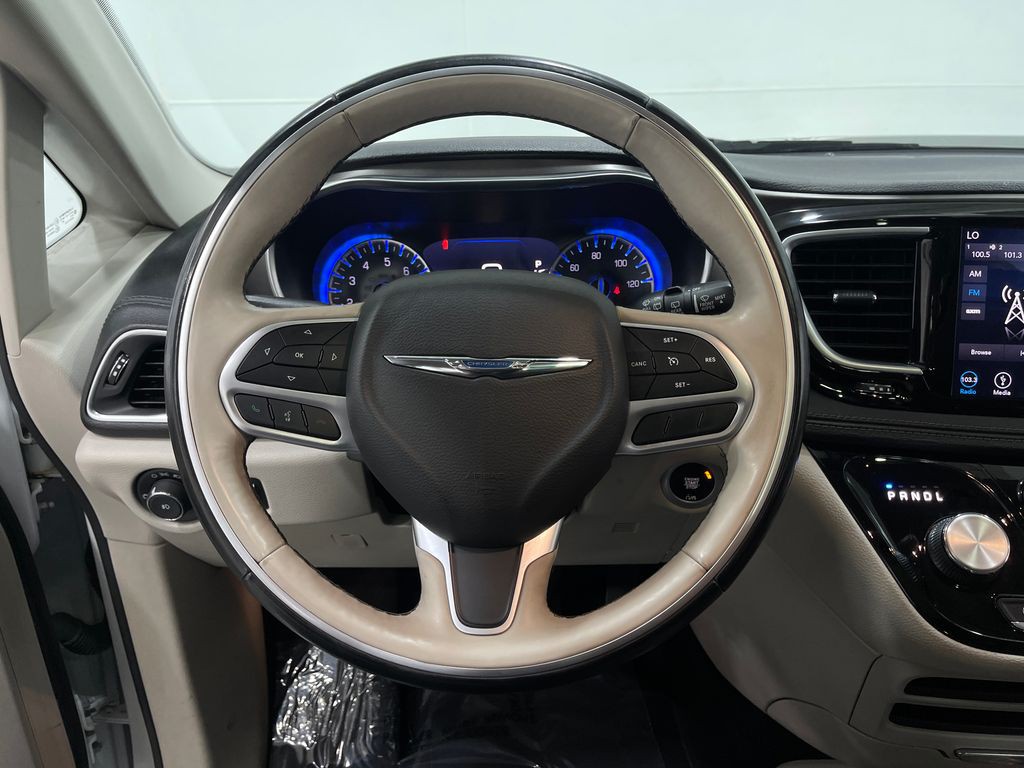 2018 Chrysler Pacifica Image 23