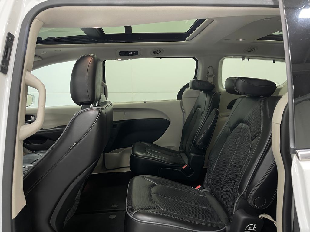 2018 Chrysler Pacifica Image 31