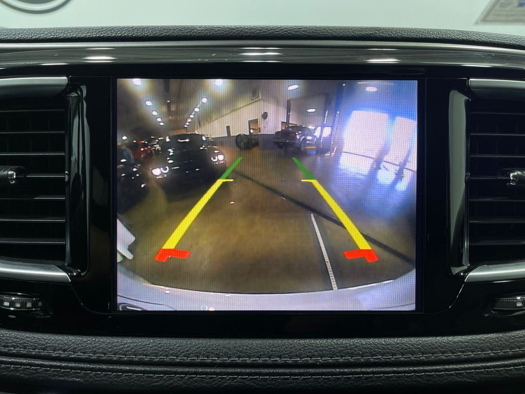 2018 Chrysler Pacifica Image 11