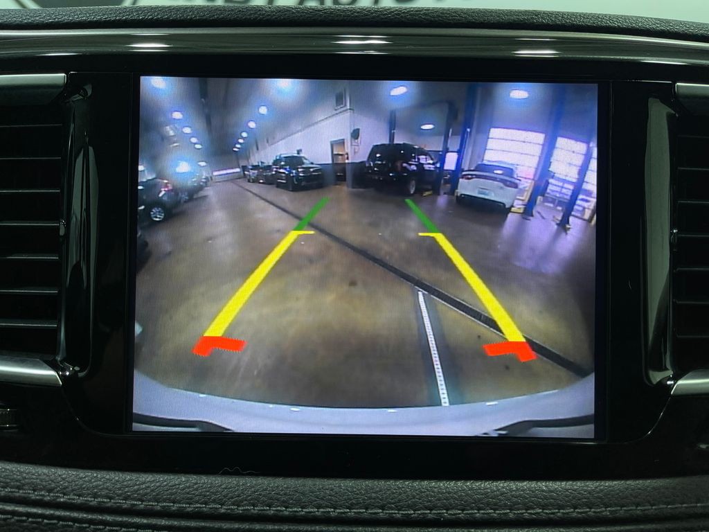 2018 Chrysler Pacifica Image 11