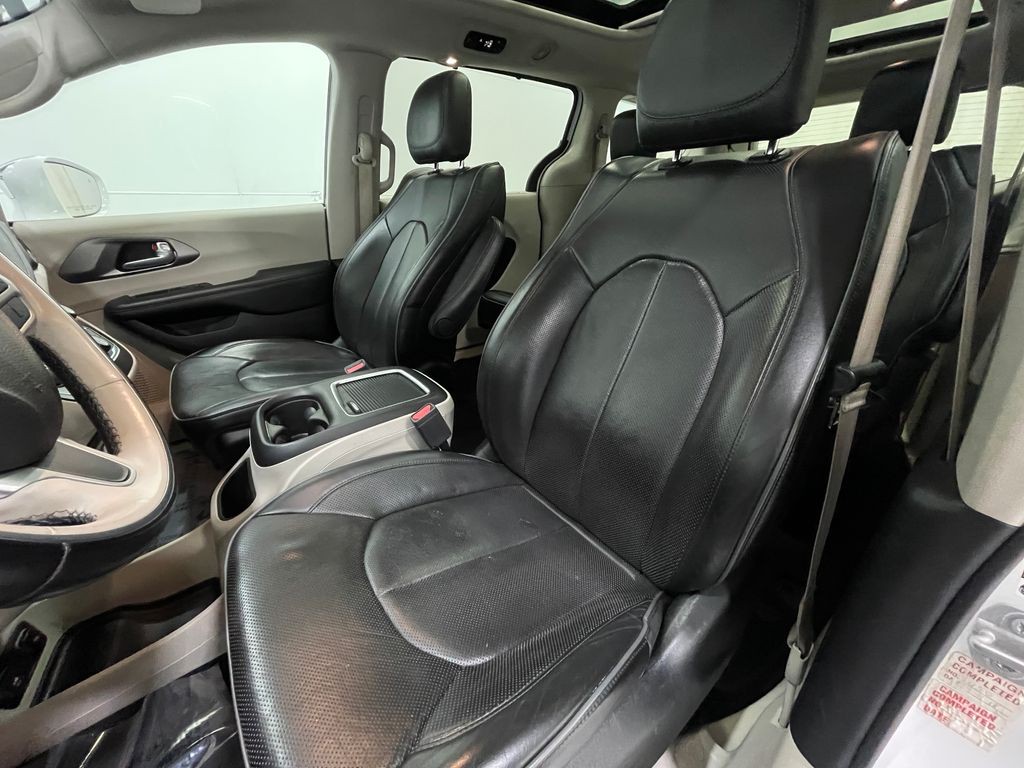 2018 Chrysler Pacifica Image 15