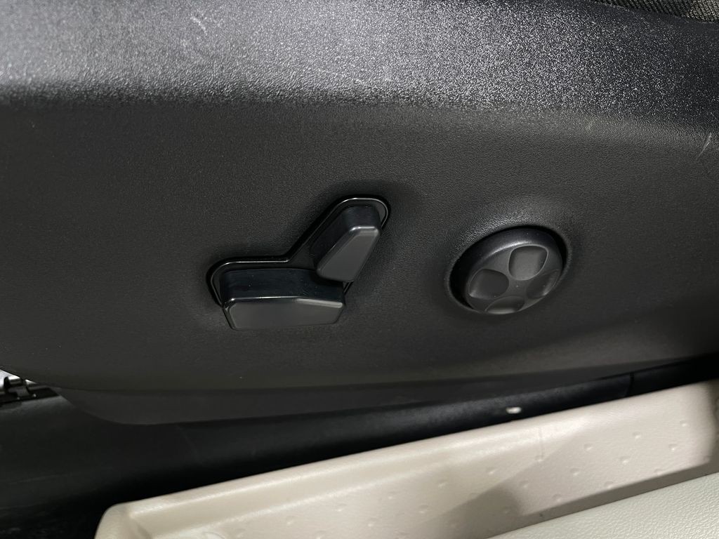 2018 Chrysler Pacifica Image 18