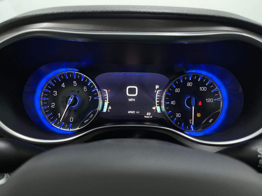 2018 Chrysler Pacifica Image 24