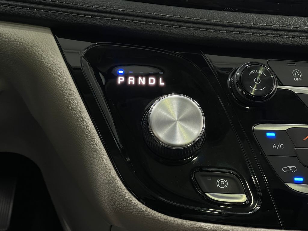 2018 Chrysler Pacifica Image 30