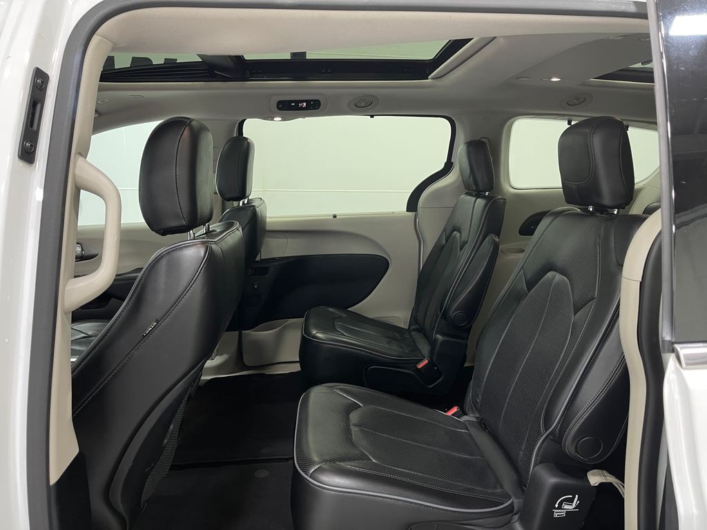 2018 Chrysler Pacifica Image 31