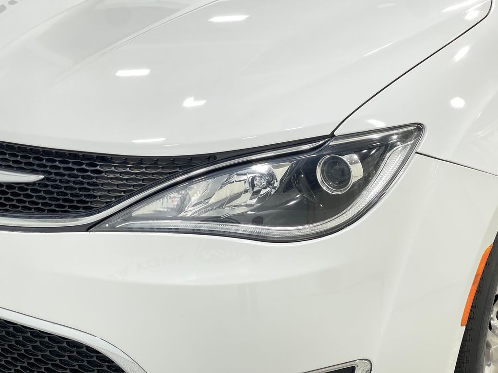 2018 Chrysler Pacifica Image 36