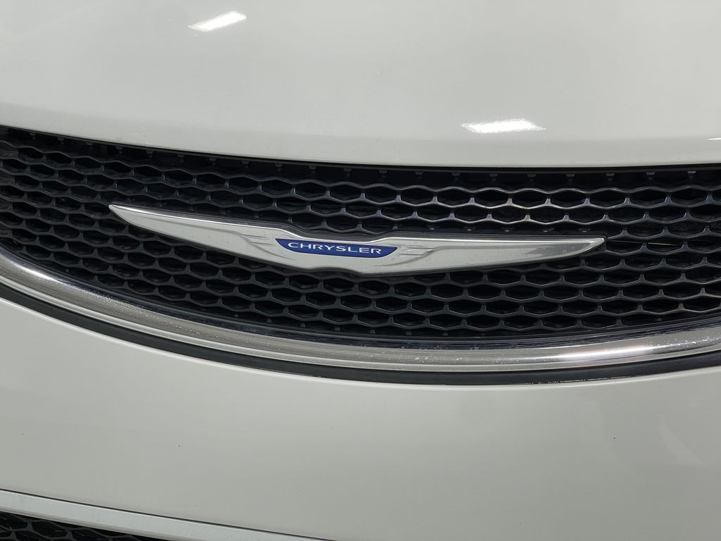 2018 Chrysler Pacifica Image 41