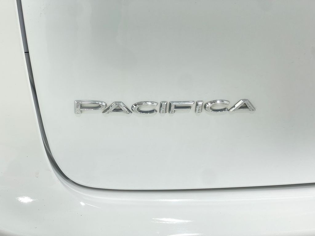 2018 Chrysler Pacifica Image 42