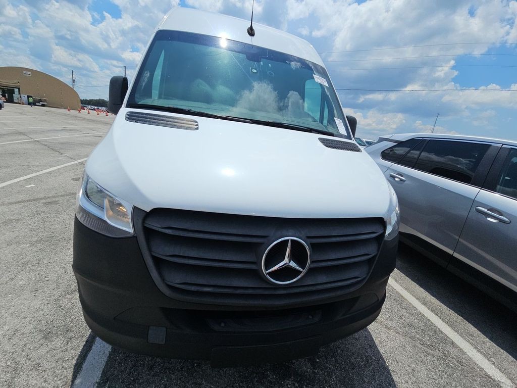 2022 Mercedes-Benz Sprinter Image 2
