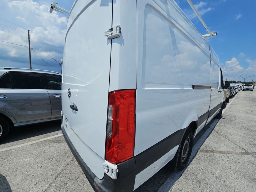 2022 Mercedes-Benz Sprinter Image 4