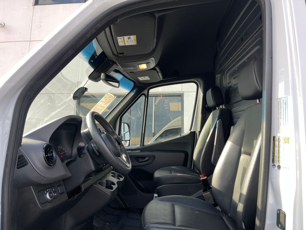 2022 Mercedes-Benz Sprinter Image 10